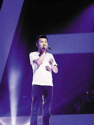 周深是男的还是女的?周深为什么是女声
