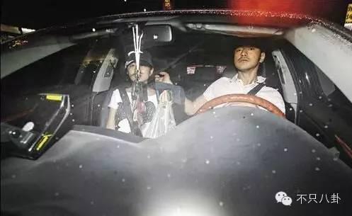���������ŵ�����˭��������ڰڶ����ﳪ�ĸ���ʲô