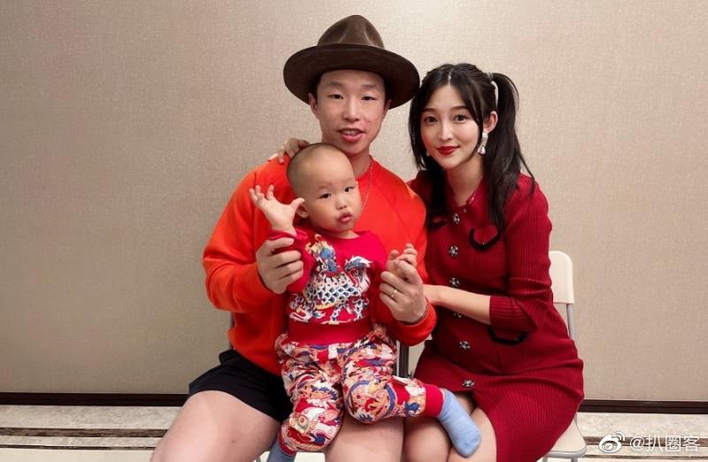 烧饼老婆郑胡昕学历伦敦大学什么专业?郑胡昕年龄多大干什么的
