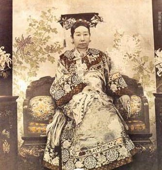 慈禧晚年口味重秘史,慈禧晚年怀孕真的假的?