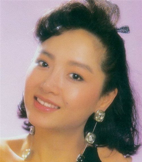 恬妞拍过三级片吗?恬妞年轻时候的照片真美
