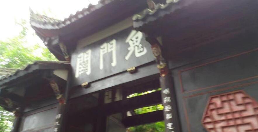 ��˵���������һ���ȥ�ģ�����������ڼҴ����죿