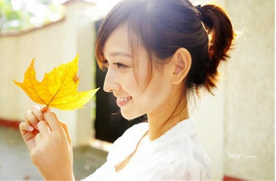 拍照姿势大全女神范姿势,自拍怎么拍出女神范