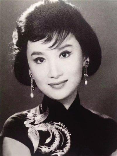 夏梦年轻时最美的照片,为什么说她是刘德华的贵人?