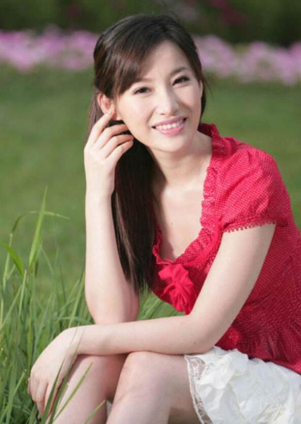 杨冰阳为什么叫ayawawa,她的淘宝店怎么关了?