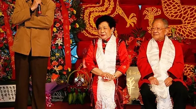 ��ֺ�л���Ǹ��ӹ�ϵ�𣿺�ֵ�ͽ�ܶ���˭