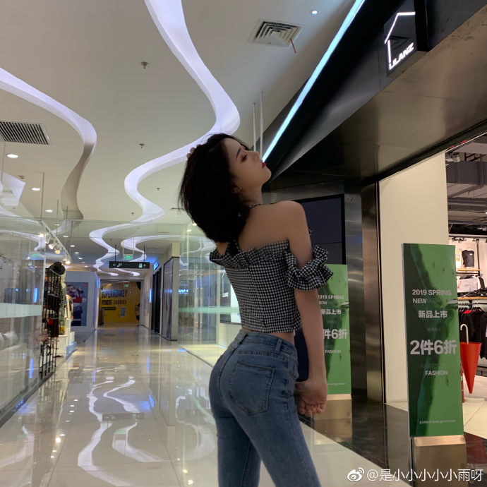 聂小雨真人素颜照片来了,聂小雨多大了她身高多少?