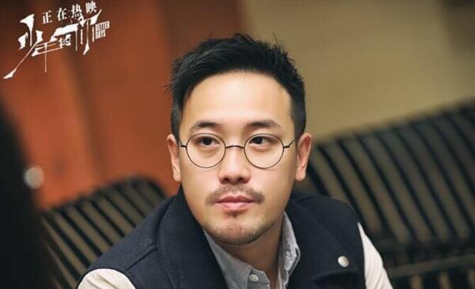 曾国祥和曾宝仪是同一个母亲吗,他为什么长那么高