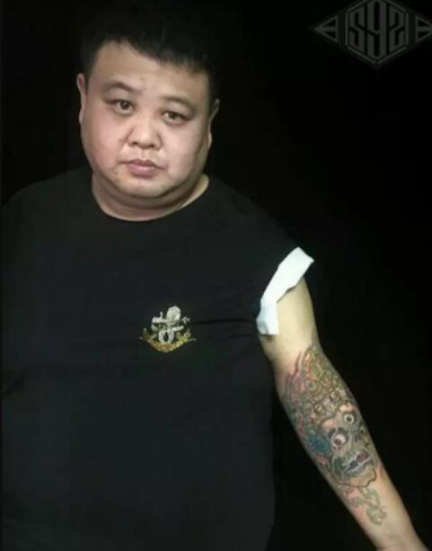 张云雷胸口纹身是啥图案,德云社成员好像都有纹身