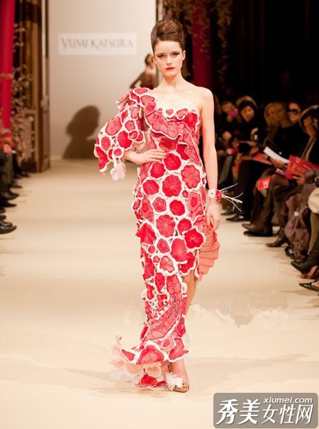 热点关注!揭秘大S婚纱品牌