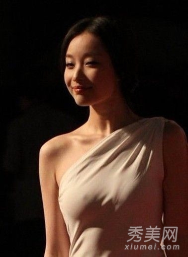 �������� 10λŮ�ǲ���������