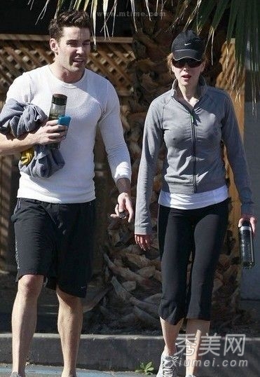 �������� 10λŮ�ǲ���������