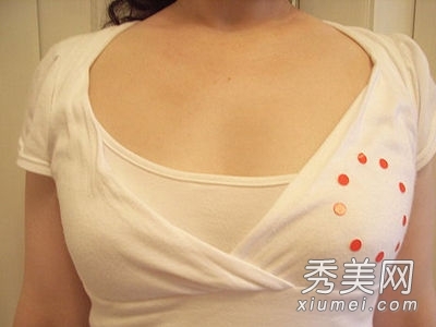 林志玲亲自示范如何丰胸 胸部非大不可