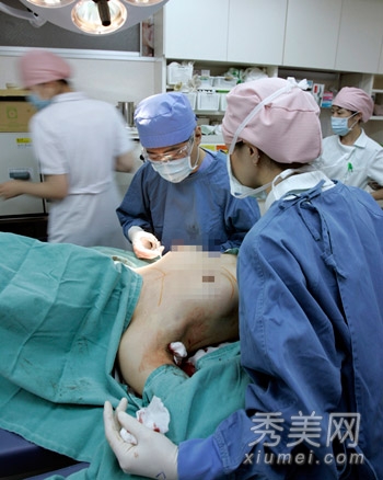 �𺳣�ʵ���ձ�Ů�ӹ轺¡������ȫ����