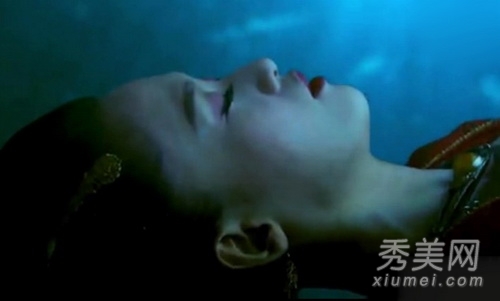 霍建华版《笑傲江湖》结局恐怖 东方不败诈尸诡笑