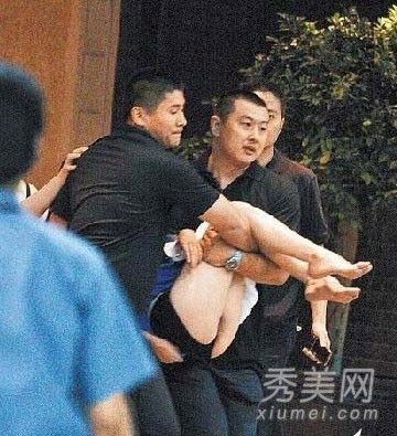 14大女星遭富豪掀裙大尺度露底泄春光