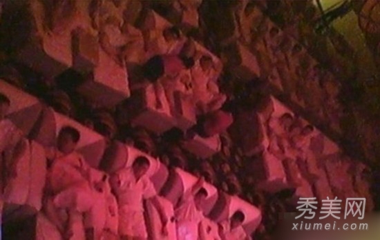 记者偷拍曝光“色情之都”东莞地下妓院