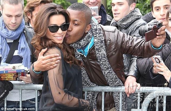 ��ͯ�����з�˿ǿ�� �̵��������Ů��