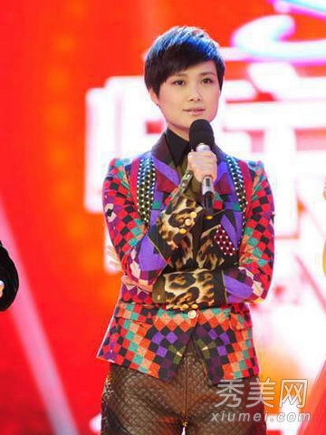 李宇春当快男评委:很不喜欢煽情讲故事的人