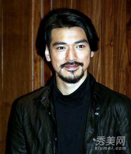 陈小春当场勃起 曝光假戏真做明星
