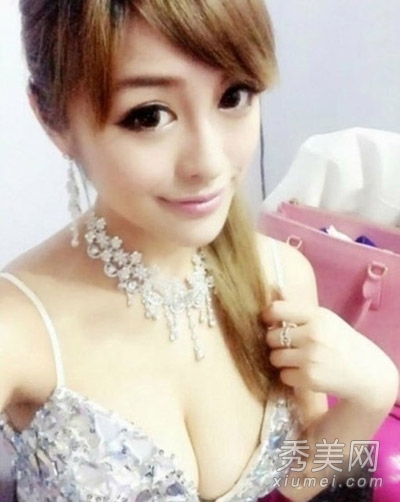 复旦校花大尺度人体艺术私拍写真 性感撩人