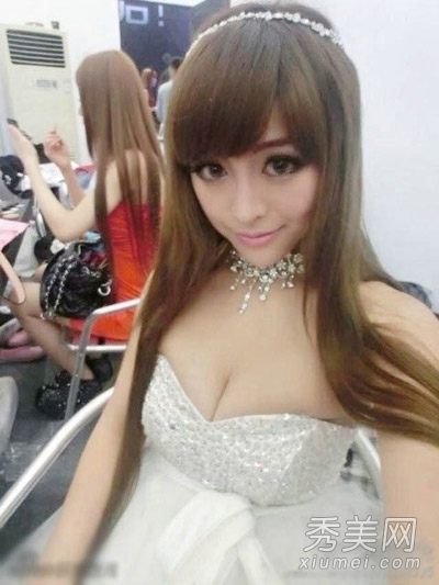 复旦校花大尺度人体艺术私拍写真 性感撩人