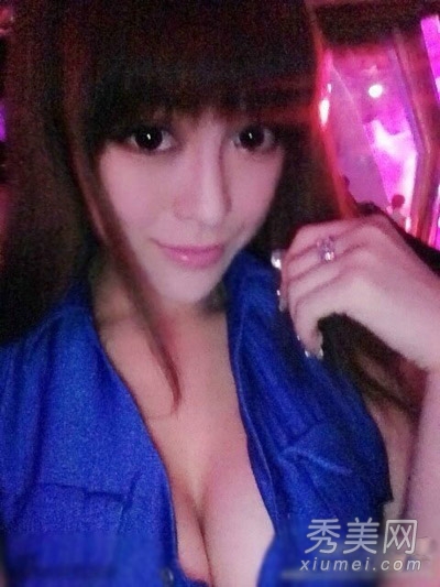 复旦校花大尺度人体艺术私拍写真 性感撩人