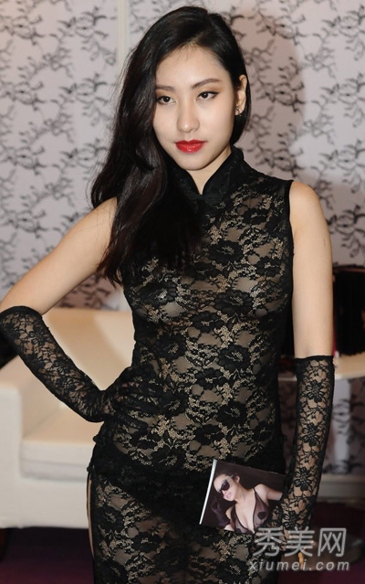 �Ϻ����ʳ���չ Ů����������ȫ��