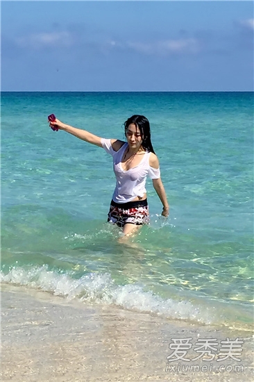 �������� Ů�Ǻ�����Ϸ�Ȼ��Ử�������