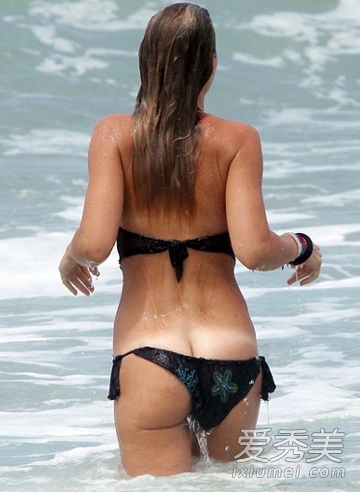 �������� Ů�Ǻ�����Ϸ�Ȼ��Ử�������