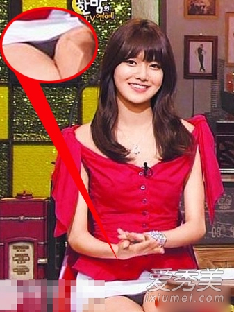 允儿裤裆撕裂惨露底 少女时代成员花样走光盘点