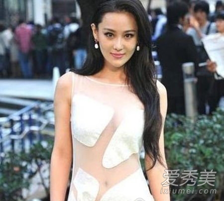 张馨予遭网友扒皮:为什么叫张燕 霍先生是谁