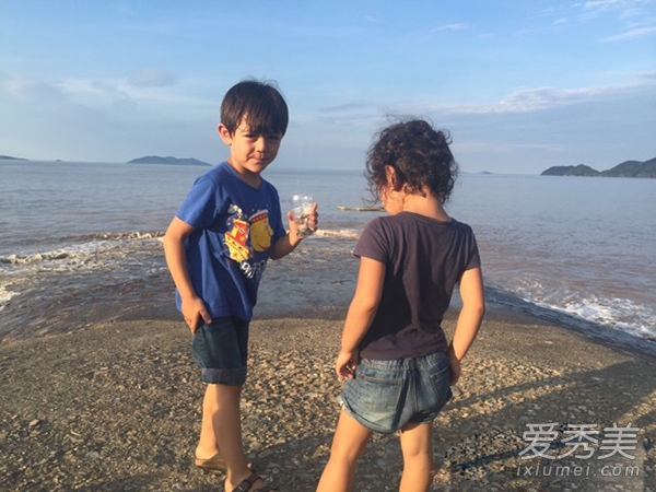 ����һ˫��Ѫ��Ů��Ƭ���̵�