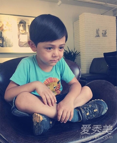 ����һ˫��Ѫ��Ů��Ƭ���̵�