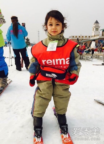 ����һ˫��Ѫ��Ů��Ƭ���̵�