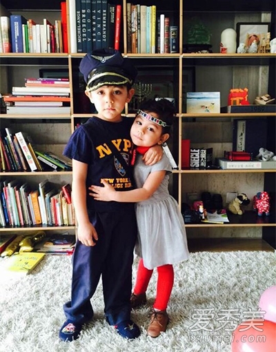 ����һ˫��Ѫ��Ů��Ƭ���̵�