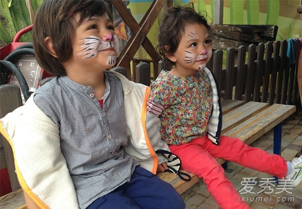 ����һ˫��Ѫ��Ů��Ƭ���̵�