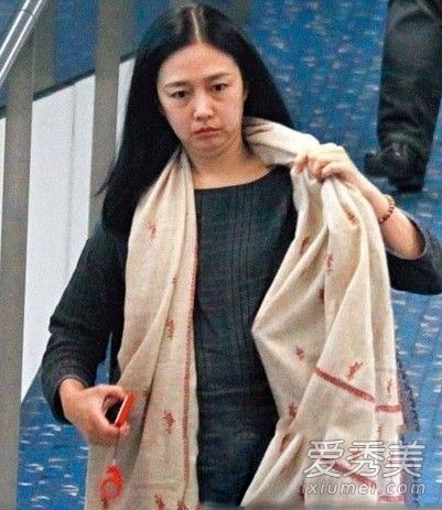 朱丽倩千亿家族财产的真相 朱丽倩家庭背景