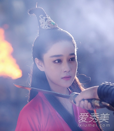 张馨予晒唯美古装剧照 美貌不输范冰冰