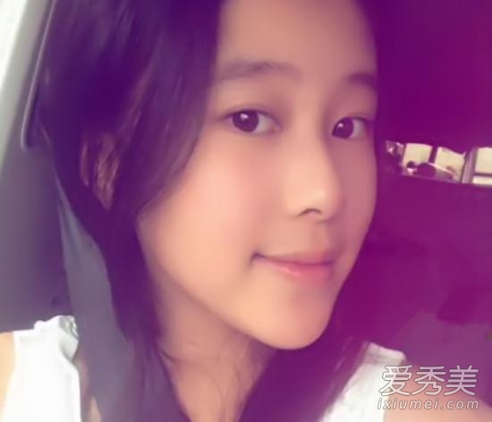 杨子12岁女儿近照曝光 比后妈黄圣依美!