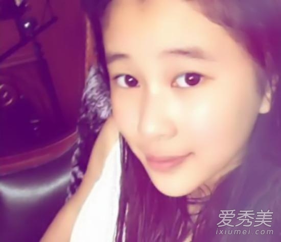 杨子12岁女儿近照曝光 比后妈黄圣依美!