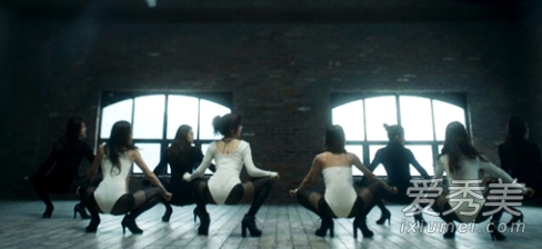 章子怡徐若瑄张馨予 女星穿丁字裤走光好香艳