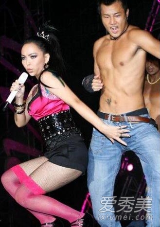 �����ۣ���͵Ϯ���嵱����������Ӧ������_����ɧ�ŵ�����