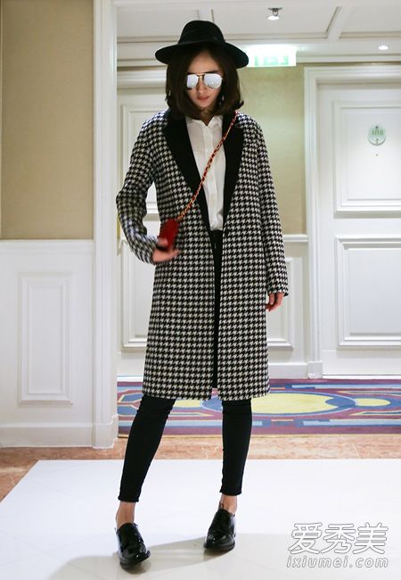 杨幂否认婚变传闻 辣妈街拍时尚养眼_杨幂街拍2015