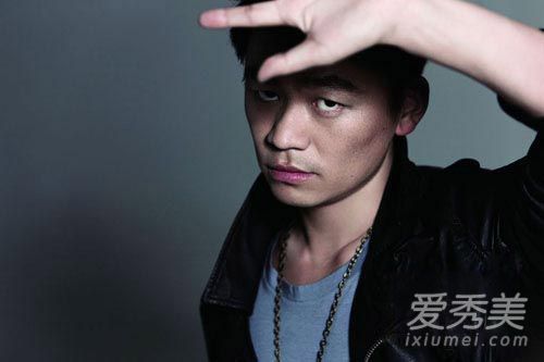 王宝强怒骂肇事逃逸者 王宝强家人车祸身亡系弟妹_王宝强个人资料