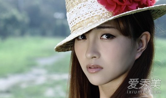 包贝尔的老婆是谁 老婆包文婧个人资料女儿近照_包贝尔婚礼
