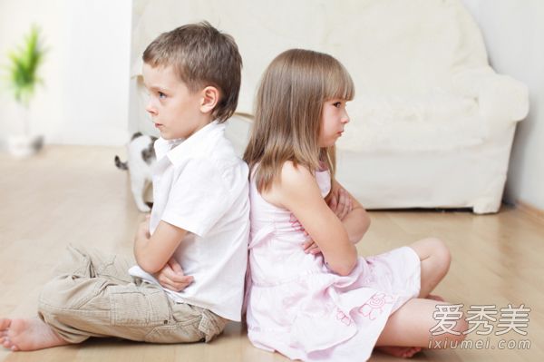 湖南小学女生遭殴 孩子爱打架怎么处理_孩子打架怎么办