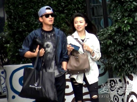 郑恺与女友秀恩爱 程晓玥个人资料家庭背景太惊人_郑恺女友是谁