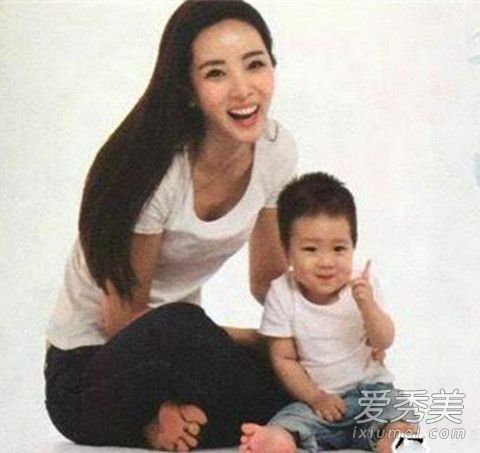 李思思怀二胎多久?李思思丈夫是谁一家三口照片_李思思老公资料