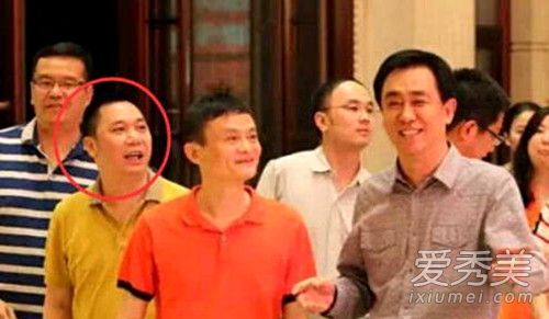 赵薇老公是谁的司机?黄有龙以前到底是做什么的_赵薇老公资料